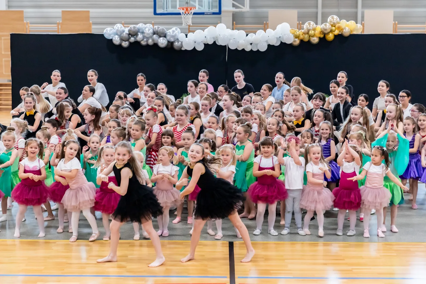 ZAVRŠNA REVIJALNA PRIREDBA STUDIJA MOT 08 ODUŠEVILA PUBLIKU